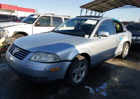 2004 Volkswagen Passat Glx from USA, damaged, VIN WVWTH63B84P040927